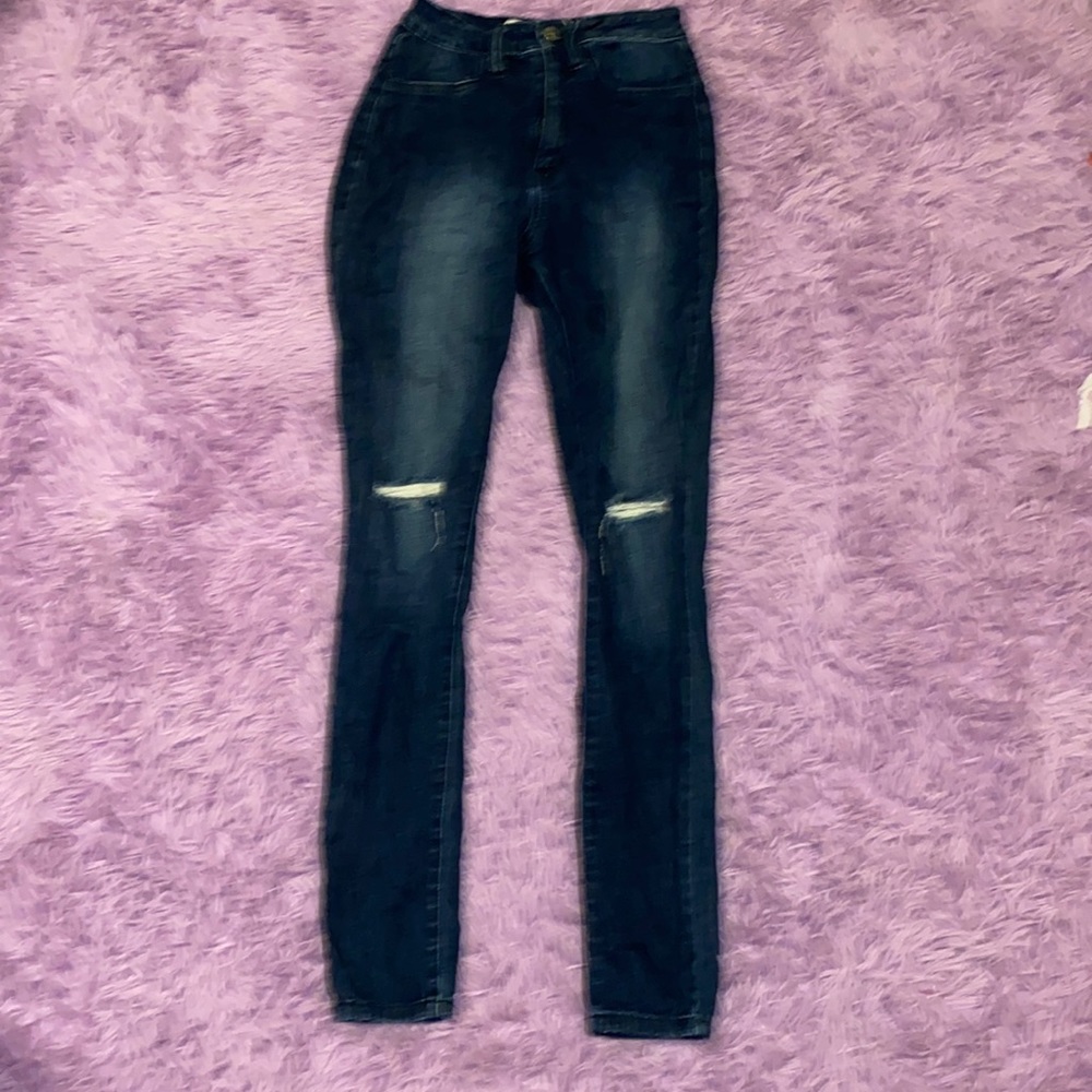 skinny ripped jeans rips on the front and back